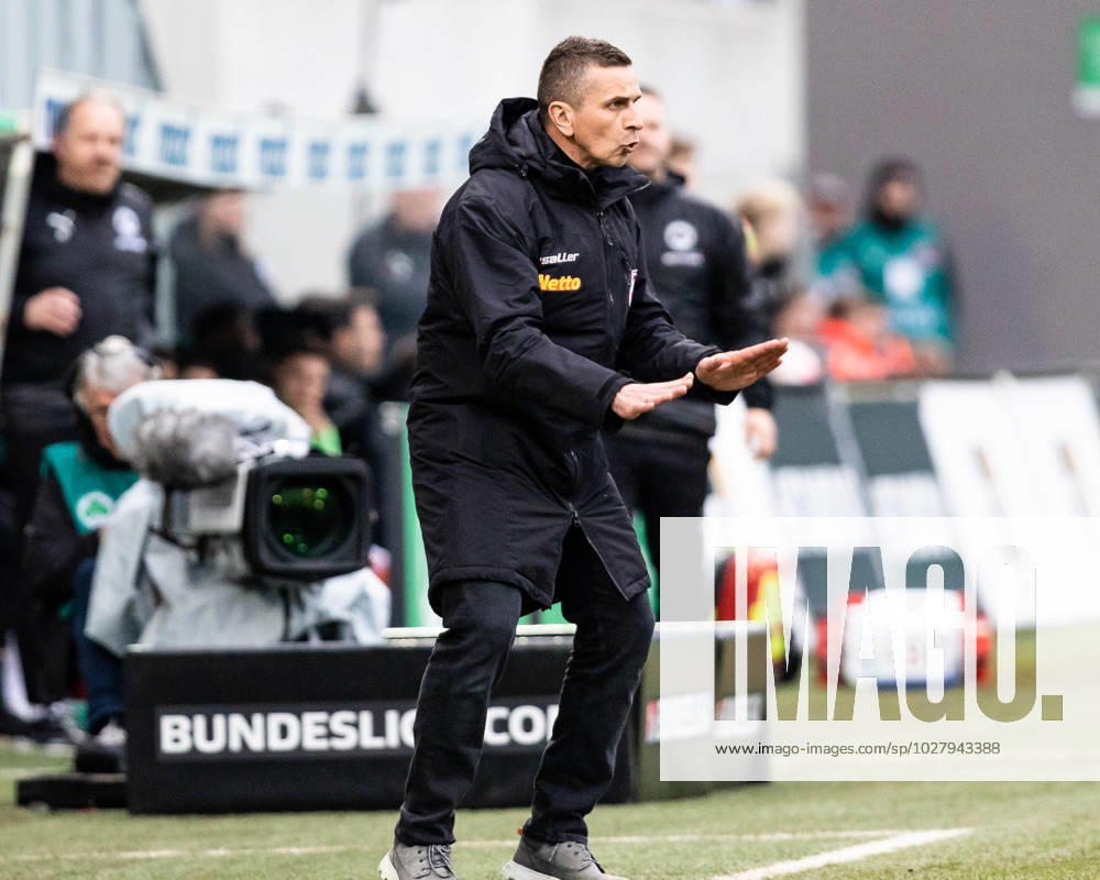 Mersad Selimbegovic (SSV Jahn Regensburg, Trainer) GER, SPVGG Greuther Fuerth vs. SSV Jahn Regensburg, 2.Bundesliga, Fussball, 14.04.2023, 28.Spieltag, Saison 2022 2023 DFB, DFL REGULATIONS PROHIBIT ANY USE OF PHOTOGRAPHS AS IMAGE SEQUENCES AND OR QUASI-VIDEO SPVGG Greuther Fuerth vs. SSV Jahn Regensburg, 2.Bundesliga, Fussball, 14.04.2023, 28.Spieltag, Saison 2022 2023 Fuerth