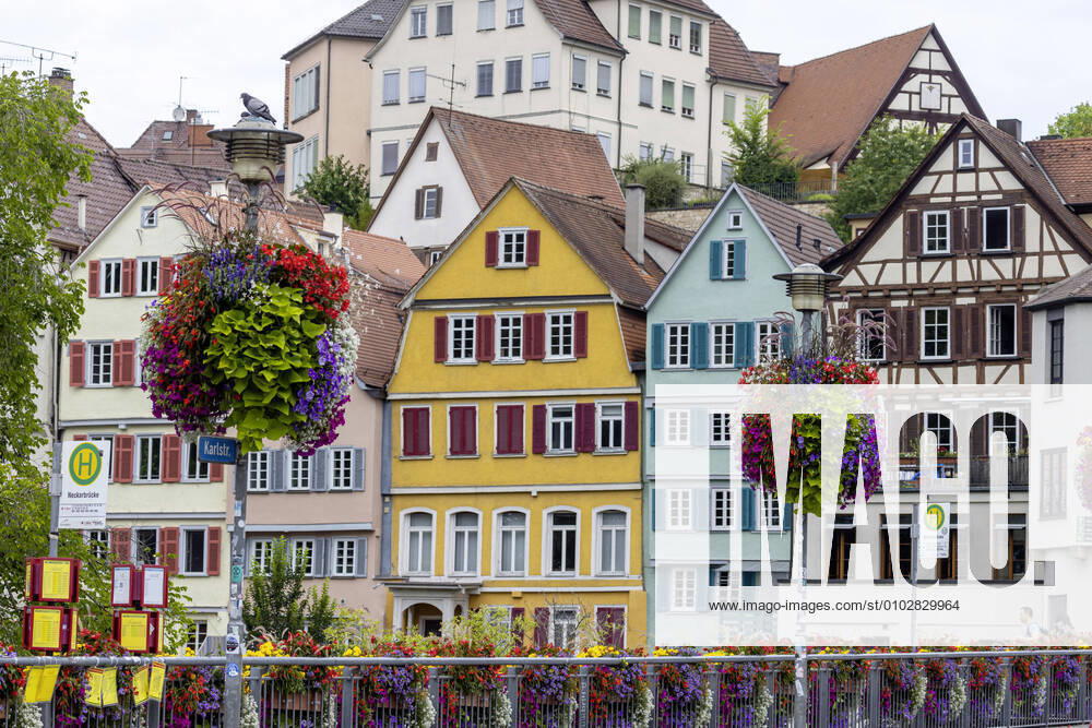 Neckarfront Tübingen mit Stiftskirche. 02.08.2020, Tübingen, Baden-Württemberg, Deutschland.