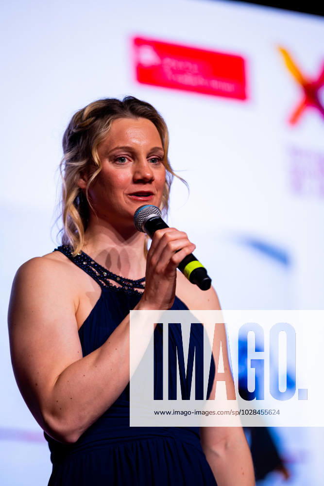 GER, Saison 22, Maenner Frauen Mannschaft, Ehrung Thüringer Sportler des Jahres 2022 der Landessportbund und die Stiftung Thüringer Sporthilfe ehren die Thüringer Sportler des Jahres 2022, im Bild zu sehen die Sportlerin des Jahres Victoria Carl Ilmenau Festhalle Ilmenau Thüringen Deutschland