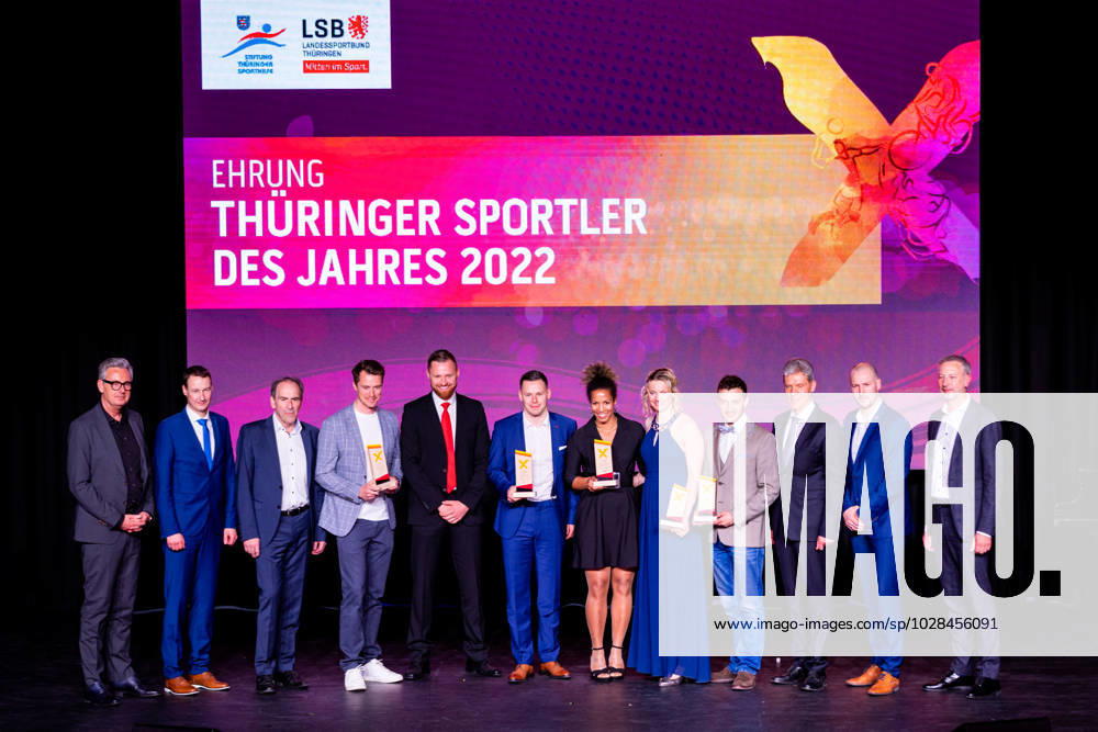 GER, Saison 22, Maenner Frauen Mannschaft, Ehrung Thüringer Sportler des Jahres 2022 der Landessportbund und die Stiftung Thüringer Sporthilfe ehren die Thüringer Sportler des Jahres 2022, im Bild zu sehen ein Gruppenbild alles Preisträger, Johannes Ludwig, Toni Eggert und Sascha Benecken, Christopher Grotheer, Mariama Jamanka, Victoria Carl Ilmenau Festhalle Ilmenau Thüringen Deutschland