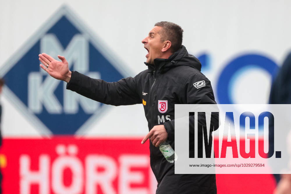 Trainer Mersed Selimbegovic (Regensburg) ; GER, FC Hansa Rostock vs. SSV Jahn Regensburg, Fussball, 2. Bundesliga, 31. Spieltag, Spielzeit 2022 2023, 06.05..2023, DFL REGULATIONS PROHIBIT ANY USE OF PHOTOGRAPHS AS IMAGE SEQUENCES AND OR QUASI-VIDEO, GER, FC Hansa Rostock vs. SSV Jahn Regensburg, Fussball, 2. Bundesliga, 31. Spieltag, Spielzeit 2022 2023, 06.05..2023 Rostock
