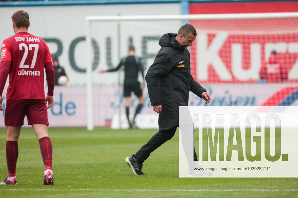 Trainer Mersed Selimbegovic (Regensburg) ; GER, FC Hansa Rostock vs. SSV Jahn Regensburg, Fussball, 2. Bundesliga, 31. Spieltag, Spielzeit 2022 2023, 06.05..2023, DFL REGULATIONS PROHIBIT ANY USE OF PHOTOGRAPHS AS IMAGE SEQUENCES AND OR QUASI-VIDEO, GER, FC Hansa Rostock vs. SSV Jahn Regensburg, Fussball, 2. Bundesliga, 31. Spieltag, Spielzeit 2022 2023, 06.05..2023 Rostock
