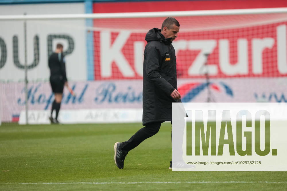 Trainer Mersed Selimbegovic (Regensburg) ; GER, FC Hansa Rostock vs. SSV Jahn Regensburg, Fussball, 2. Bundesliga, 31. Spieltag, Spielzeit 2022 2023, 06.05..2023, DFL REGULATIONS PROHIBIT ANY USE OF PHOTOGRAPHS AS IMAGE SEQUENCES AND OR QUASI-VIDEO, GER, FC Hansa Rostock vs. SSV Jahn Regensburg, Fussball, 2. Bundesliga, 31. Spieltag, Spielzeit 2022 2023, 06.05..2023 Rostock
