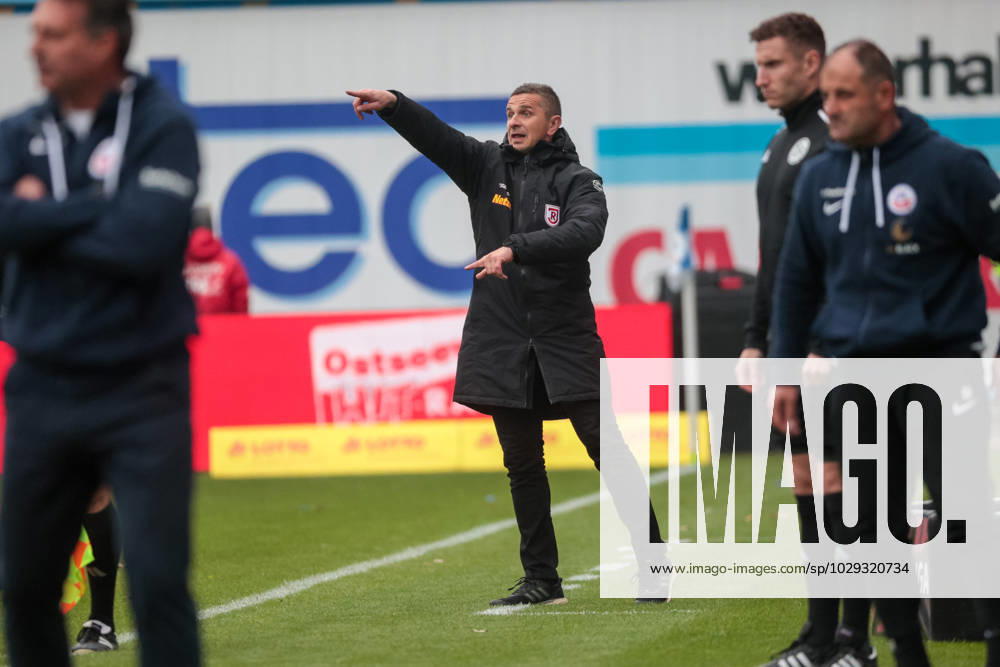 Trainer Mersed Selimbegovic (Regensburg) ; GER, FC Hansa Rostock vs. SSV Jahn Regensburg, Fussball, 2. Bundesliga, 31. Spieltag, Spielzeit 2022 2023, 06.05..2023, DFL REGULATIONS PROHIBIT ANY USE OF PHOTOGRAPHS AS IMAGE SEQUENCES AND OR QUASI-VIDEO, GER, FC Hansa Rostock vs. SSV Jahn Regensburg, Fussball, 2. Bundesliga, 31. Spieltag, Spielzeit 2022 2023, 06.05..2023 Rostock