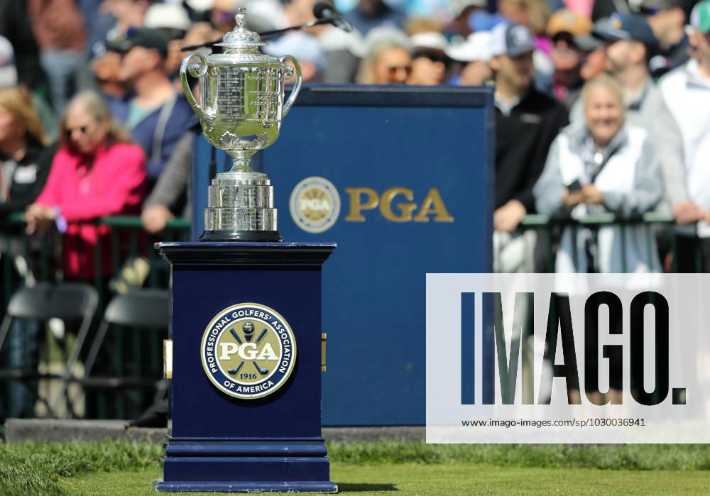The Rodman Wanamaker Trophy sits on the 1st tee during the first round of the 2023 PGA, Golf Herren Championship at Oakwood Country Club in Rochester,New York on Thursday, May 18, 2023. PGA20230518106 AARONxJOSEFCZYK