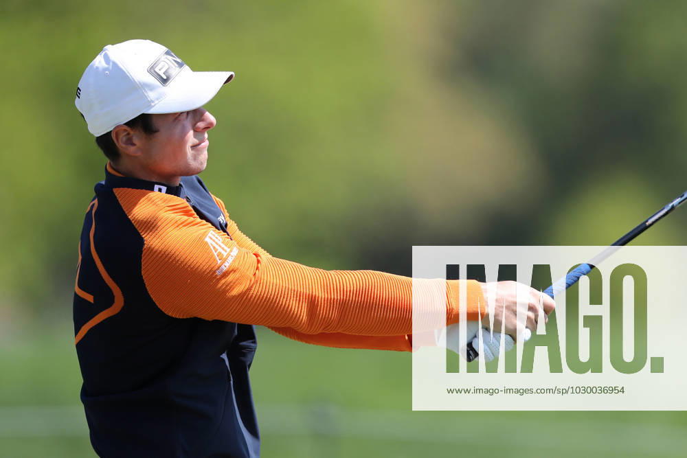 Victor Hovland watches his tee shot on the 12th hole during the first round of the 2023 PGA, Golf Herren Championship at Oakwood Country Club in Rochester,New York on Thursday, May 18, 2023. PGA20230518119 AARONxJOSEFCZYK