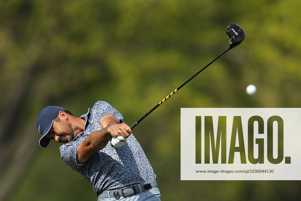 Jason Day hits his tee shot on the 9th hole during the first round of the 2023 PGA, Golf Herren Championship at Oakwood Country Club in Rochester,New York on Thursday, May 18, 2023. PGA20230518126 AARONxJOSEFCZYK