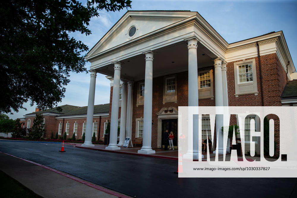 FORTH WORTH, TX - MAY 25: General photo Colonial Country Club main entrance during the first round of the Charles Schwab Challenge on May 24, 2023, at Colonial Country Club in Fort Worth, Texas. (Photo by Aric Becker Icon Sportswire) GOLF: MAY 25 PGA, Golf Herren - Charles Schwab Challenge Icon23052514