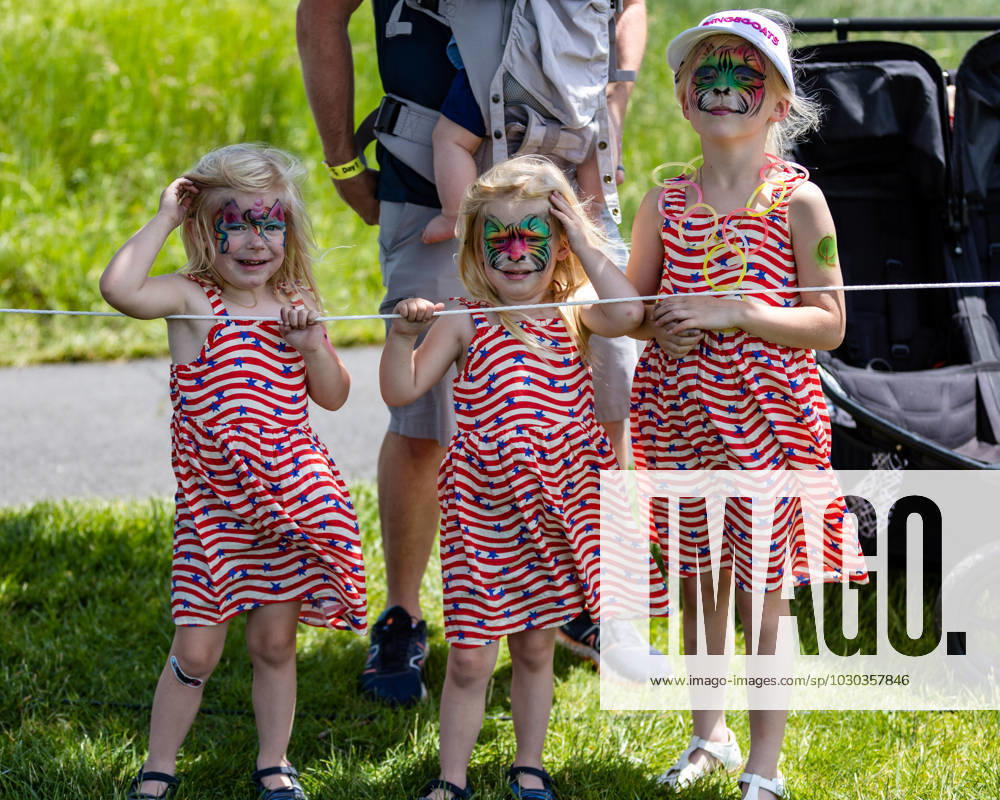 Fans attend the first round of the LIV Golf DC event at Trump National Golf Club. Potomac Falls USA - ZUMAb237 20230526_znp_b237_021
