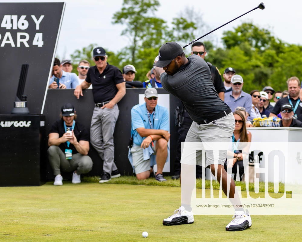 HAROLD VARNER III tees off on the first hole to begin the final round at Trump National Golf Club. Potomac Falls USA - ZUMAb237 20230528_znp_b237_023