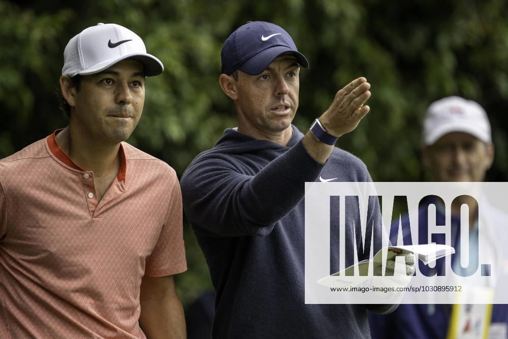 Golfer Rory Mcllroy discusses a shot with his caddy during a practice round for the 2023 US Open on June 13 at the Los Angeles Country Club. Los Angeles USA - ZUMAh234 20230613_zsp_h234_003