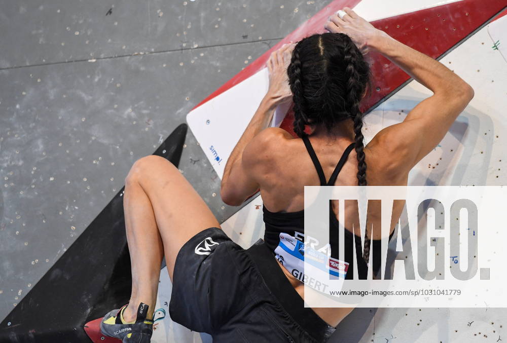 Innsbruck, AUT, IFSC, Kletter Weltcup Innsbruck 2023, Damen, Boulder, Halbfinale, im Bild Fanny GIBERT 56 ¢ FRA during the semifinal of women Boulder competition IFSC Climbing World Cup in Innsbruck, Austria on 2023 01 04. Expa Innsbruck