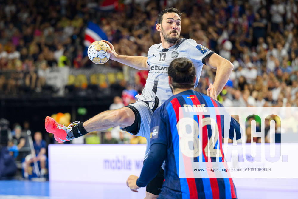 KW24 Koeln, Deutschland 17. Juni 2032: Handball EHF CL Final4 - 22 23 - Barca - Paris Saint Germain Petar Nenadic (Paris Saint-Germain), Luis Frade (Barcelona) Koeln Lanxess Arena Nordrhein-Westfalen Deutschland