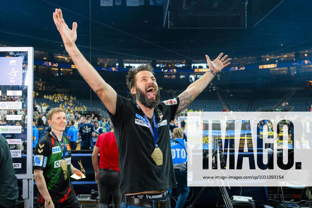 KW24 Koeln, Deutschland 17. Juni 2032: Handball EHF CL Final4 - 22 23 - Finale - SC Magdeburg - Kielce Trainer Bennet Wiegert (Magdeburg) Koeln Lanxess Arena Nordrhein-Westfalen Deutschland