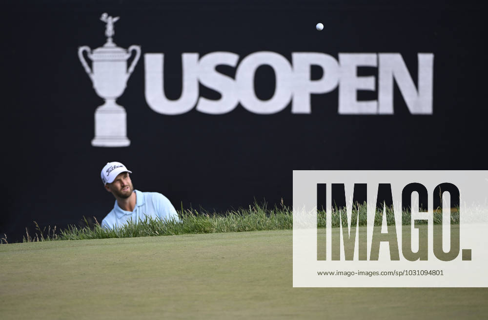 Wyndham Clark chips to the ninth green for a bogey putt during the final round of the 2023 U.S. Open Golf Championship at the Los Angeles Country Club in Los Angeles, California on Sunday, June 18, 2023. LAP20230618732 ALEXxGALLARDO
