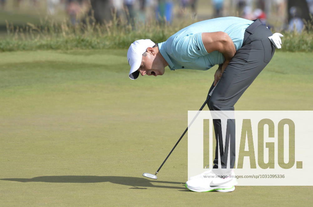 Rory McIlroy of Northern Ireland reacts after missing a birdie putt on the tenth hole during the final round of the 2023 U.S. Open Golf Championship at the Los Angeles Country Club in Los Angeles, California on Sunday, June 18, 2023. LAP20230618759 MIKExGOULDING