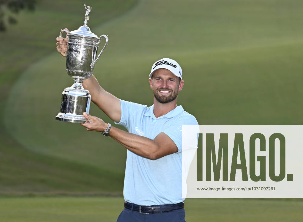 Wyndham Clark celebrates with his trophy after winning the 2023 U.S. Open Golf Championship at the Los Angeles Country Club in Los Angeles, California on Sunday, June 18, 2023. The win is Clark s first major championship and he shot 64, 67, 69 and 70 for a 10-under-par 270. LAP202306187790 ALEXxGALLARDO