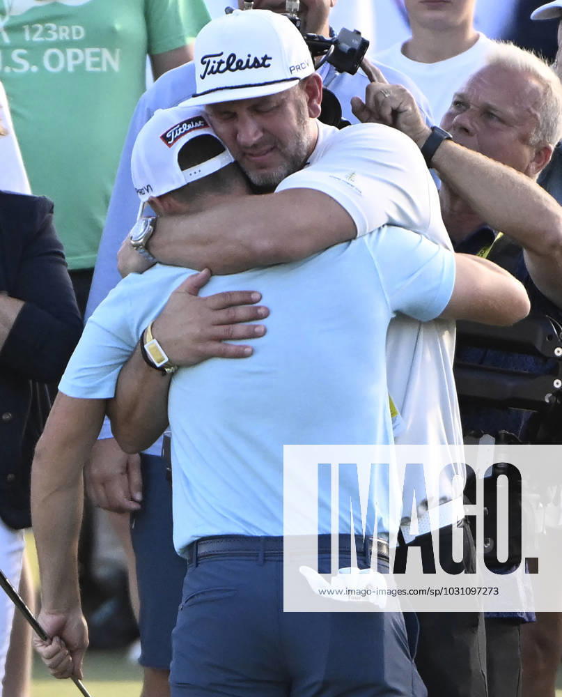 Wyndham Clark celebrates after winning the 2023 U.S. Open Golf Championship at the Los Angeles Country Club in Los Angeles, California on Sunday, June 18, 2023. The win is Clark s first major championship and he shot 64, 67, 69 and 70 for a 10-under-par 270. LAP202306187800 ALEXxGALLARDO
