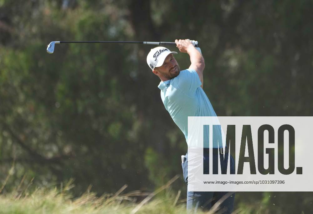 Golf 2023; Champion -Wyndham Clark wins the 2023 US Open, The Los Angeles Country Club, Los Angeles, California, USA. Wyndham is an American professional golfer from Denver and this was his first PGA, Golf Herren championship. Here Wyndham tees off on the 7th hole. - ZUMAmt3_ 20230618_zaf_mt3_001
