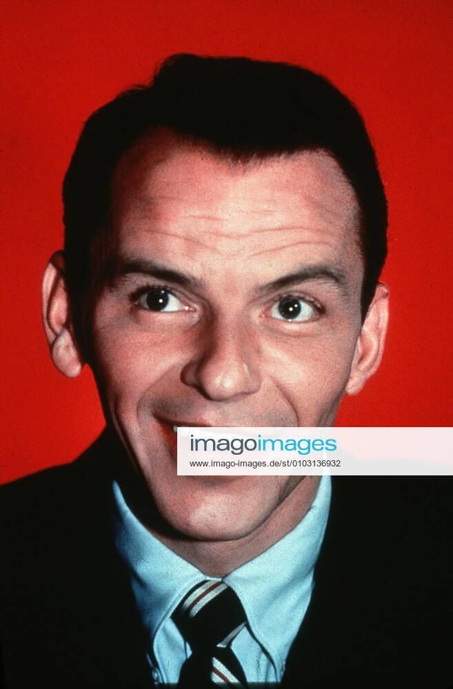 FRANK SINATRA. Strictly editorial use only in conjunction with the promotion of the film. Credit line mandatory. This image is copyright of the film company and is supplied under the terms of issue as film still. No commercial or book cover use permitted without prior consent from the film company. Mandatory credit line: Image courtesy Ronald Grant Archive Mary Evans