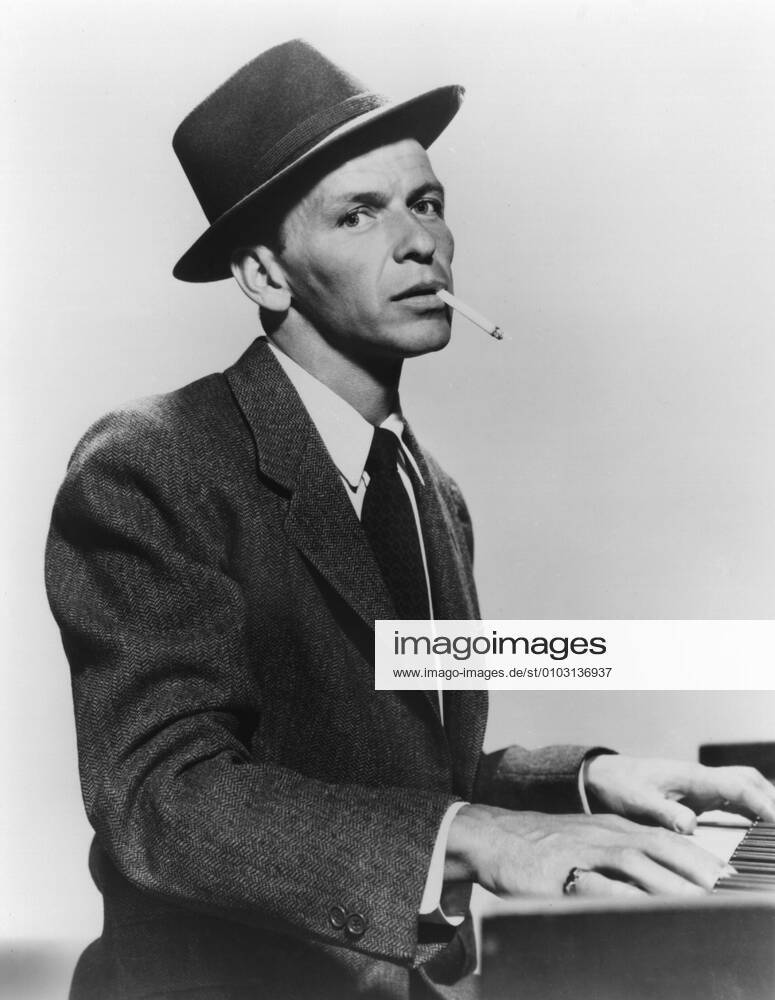 FRANK SINATRA. Strictly editorial use only in conjunction with the promotion of the film. Credit line mandatory. This image is copyright of the film company and is supplied under the terms of issue as film still. No commercial or book cover use permitted without prior consent from the film company. Mandatory credit line: Image courtesy Ronald Grant Archive Mary Evans