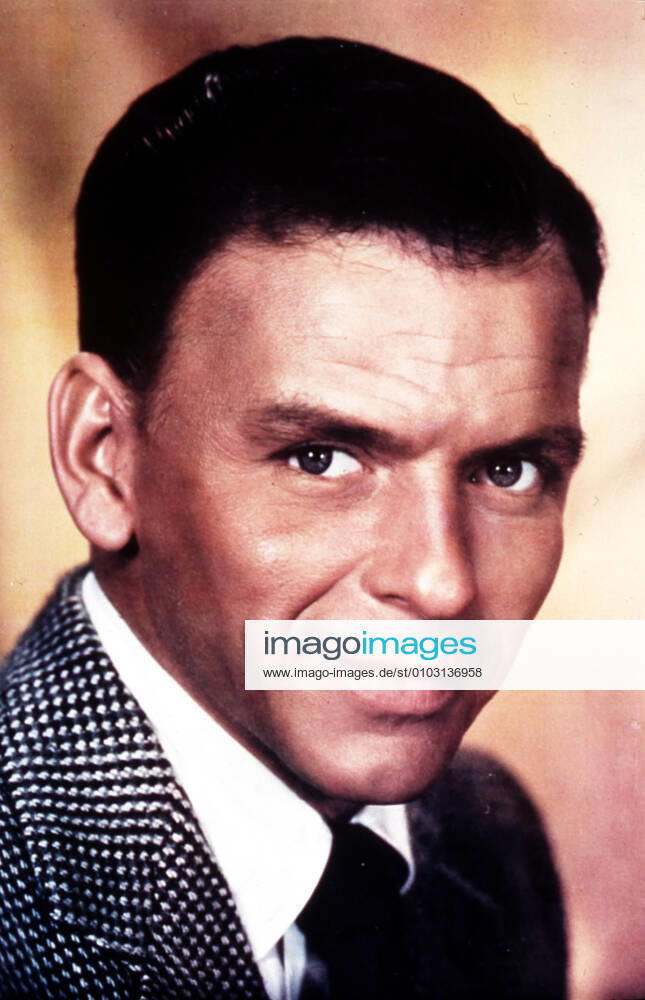 FRANK SINATRA. Strictly editorial use only in conjunction with the promotion of the film. Credit line mandatory. This image is copyright of the film company and is supplied under the terms of issue as film still. No commercial or book cover use permitted without prior consent from the film company. Mandatory credit line: Image courtesy Ronald Grant Archive Mary Evans