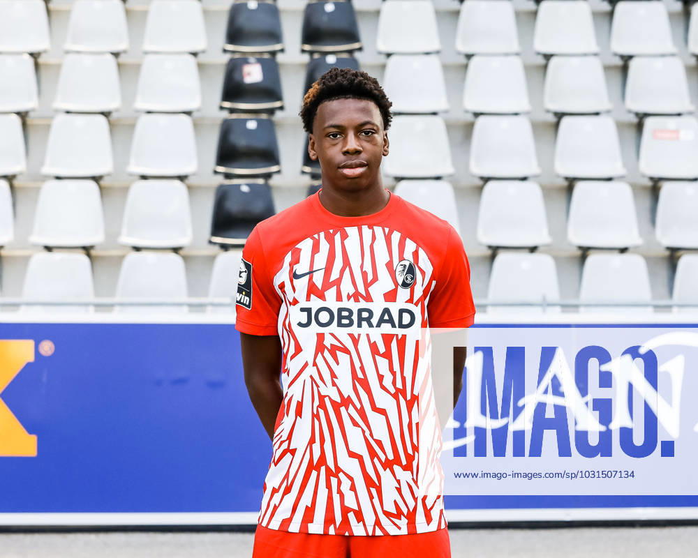SC Freiburg II U23, 3.Liga, Portraittermin 2023 2024, 06.07.2023 Johann Manzambi (SC Freiburg U23 41) DFB DFL REGULATIONS PROHIBIT ANY USE OF PHOTOGRAPHS AS IMAGE SEQUENCES AND OR QUASI-VIDEO SC Freiburg II U23, 3.Liga, Portraittermin 2023 2024, 06.07.2023 Freiburg Breisgau