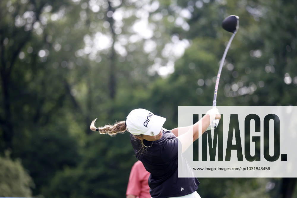 SYLVANIA, OH - JULY 15: Amateur Mia Hammond plays her tee shot on the 15th hole during the third round of the Dana Open on July 15, 2023, at Highland Meadows Golf Club in Sylvania, Ohio. (Photo by Brian Spurlock Icon Sportswire) GOLF: JUL 15 LPGA, Golf Damen Dana Open Icon230715090