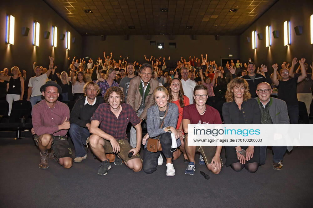 Bilder des Jahres 2020, Entertainment 08 August Entertainment Themen der Woche KW34 Markus Schindler, Arnd Schimkat, Julian Wittmann, Winfried Frey, Monika Gruber, Stephanie Liebl, Thomas Wittmann, Andrea Hailer und Jürgen Kirner bei der Preview des Kinofilms Ausgrissn! In der Lederhosn nach Las Vegas im Mathäser Filmpalast. München