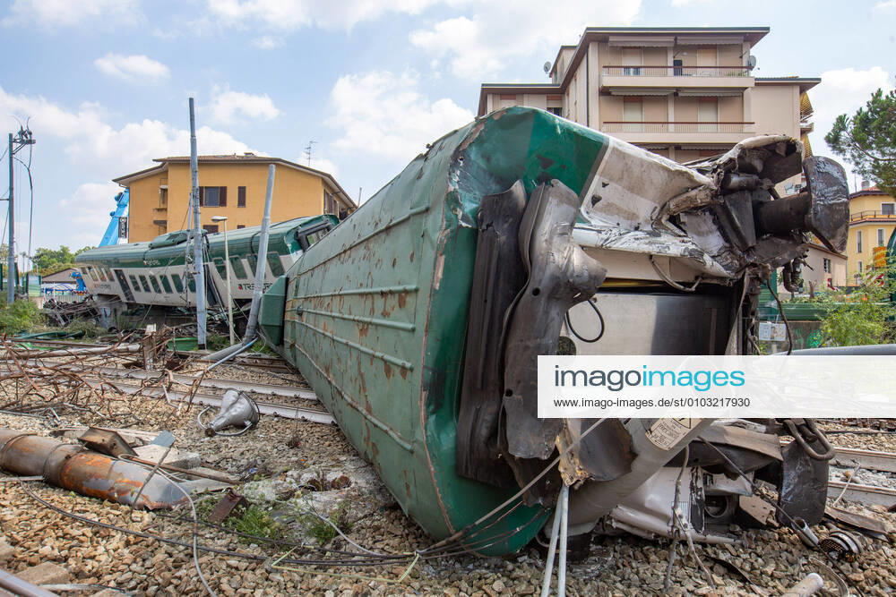 Milan, Carnate, the railway station in the aftermath of the Trenord convoy derailment (Massimo Alberico Fotogramma, Milan, Carnate - 2020-08-20) p.s. la foto e utilizzabile nel rispetto del contesto in cui e stata scattata, e senza intento diffamatorio del decoro delle persone rappresentate