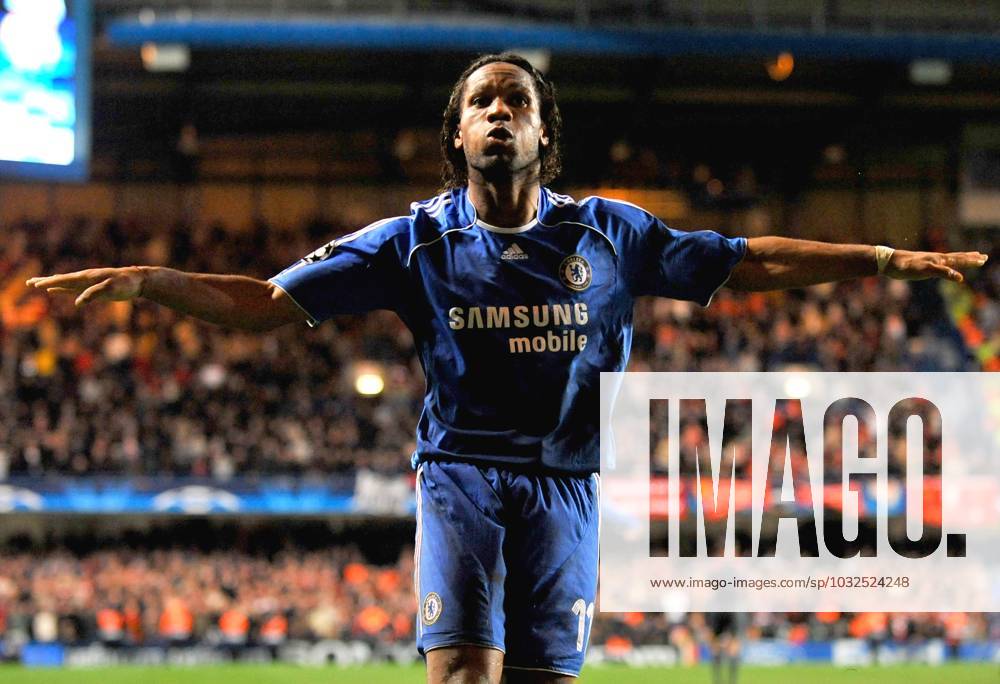 UEFA Champions League Soccer match, Semi Final, Chelsea vs Liverpool Chelsea s Didier Drogba celebrates after the final whistle during the UEFA Champions League Soccer match, Semi Final, Second Leg, Chelsea vs Liverpool at the Stamford Bridge in London, UK on April 30, 2008. Chelsea won 3-2. Chelsea reach his first Champions League final. Photo by Steeve McMay Cameleon ABACAPRESS.COM London -