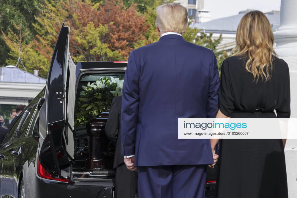 President Donald J. Trump and First Lady Melania Trump wait as pallbearers load the casket of Robert Trump after a service at the White House in Washington, DC on Friday, August 21, 2020. WAP20200821026 TASOSxKATOPODIS