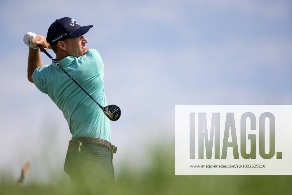 BLAINE, MN - JULY 27: Robby Shelton hits a tee shot on the fourteenth hole during the first round of the 3M Open at TPC Twin Cities on July 27, 2023 in Blaine, Minnesota. (Photo by Bailey Hillesheim Icon Sportswire) GOLF: JUL 27 PGA, Golf Herren - 3M Open Round 1 Icon2307270223
