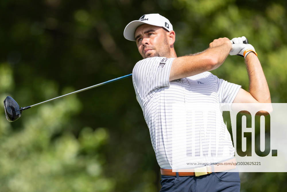 BLAINE, MN - JULY 27: Troy Merritt hits a tee shot on the eleventh hole during the first round of the 3M Open at TPC Twin Cities on July 27, 2023 in Blaine, Minnesota. (Photo by Bailey Hillesheim Icon Sportswire) GOLF: JUL 27 PGA, Golf Herren - 3M Open Round 1 Icon2307270253