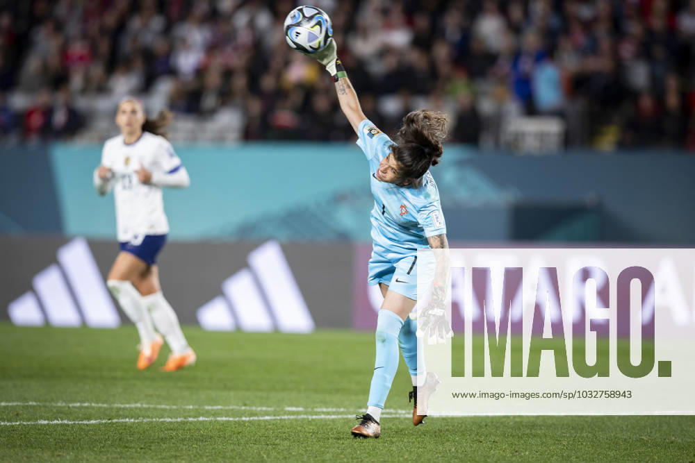 Portugal goalkeeper INES PEREIRA 1 throws the ball and clears it in the second half of the 2023 FIFA Womens World Cup Group E match at the Eden Park Stadium in Auckland, New Zealand. USA 0:0 Portugal Auckland New Zealand - ZUMAb240 20230802_zsp_b240_024