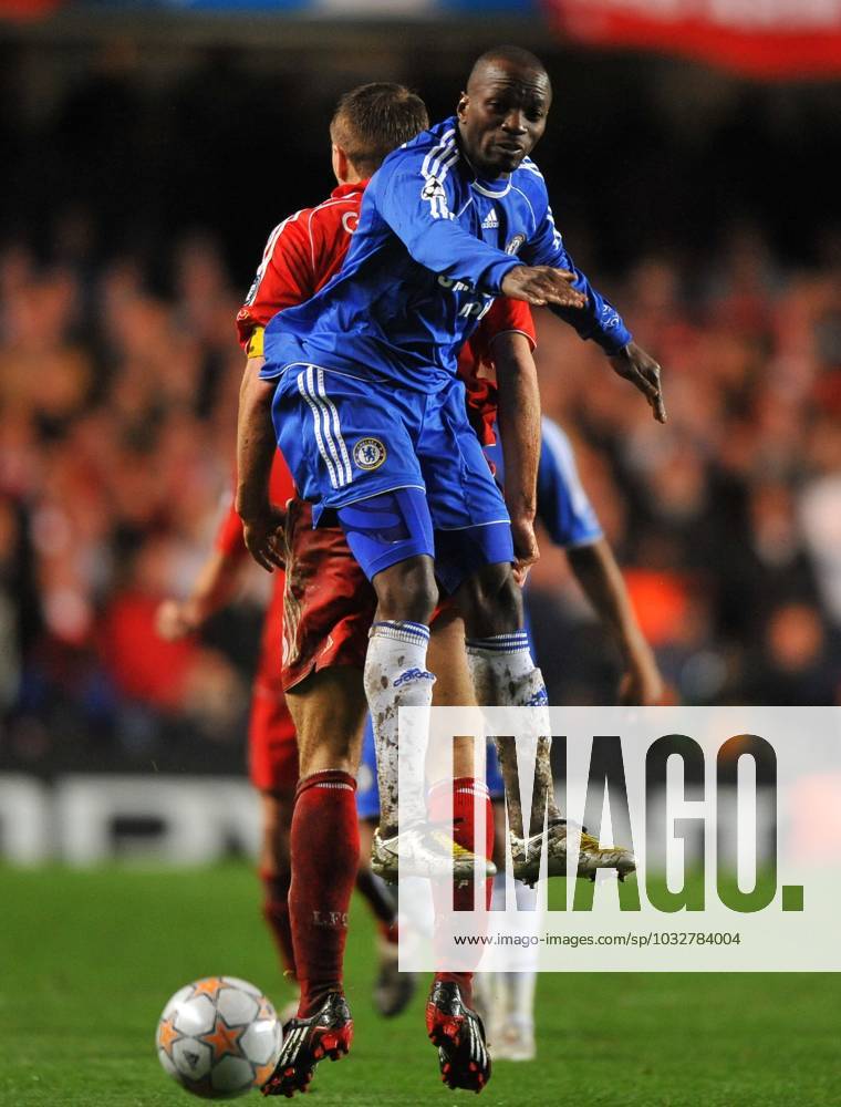 UEFA Champions League Soccer match, Semi Final, Chelsea vs Liverpool Chelsea s Claude Makelele during the UEFA Champions League Soccer match, Semi Final, Second Leg, Chelsea vs Liverpool at the Stamford Bridge in London, UK on April 30, 2008. Chelsea won 3-2. Chelsea reach his first Champions League final. Photo by Steeve McMay Cameleon ABACAPRESS.COM London -