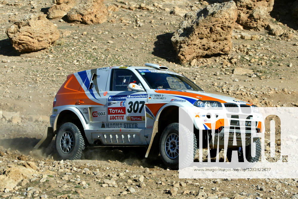 29 th Dakar Rally Germany s Jutta Kleinschmidt drives her BMW X3 during the 2007 Lisbon Dakar rally in Morocco on January 8, 2007. Photo by Michel Maindru Cameleon ABBACAPRESS.COM Morocco
