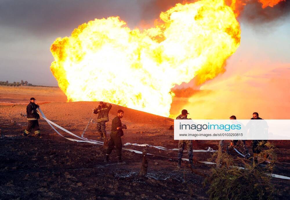 (200824) -- DAMASCUS, Aug. 24, 2020 -- Fire is seen at the al-Arabi gas pipeline in the countryside of Damascus, Syria, on Aug. 24, 2020. An explosion in the al-Arabi gas line in the countryside of Syrian capital Damascus at dawn on Monday caused a massive power outage in the country, state news agency SANA reported. (Str Xinhua) SYRIA-DAMASCUS-GAS LINE-EXPLOSION Stringer