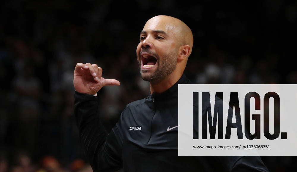 Trainer Jordi Fernandez (CAN) rufend, zeigend, gestikulierend Aktion Oberkörper Basketball DBB Nationalmannschaft Herren Länderspiel Saison 2023 2024 09.08.2023 Deutschland GER vs Kanada CAN