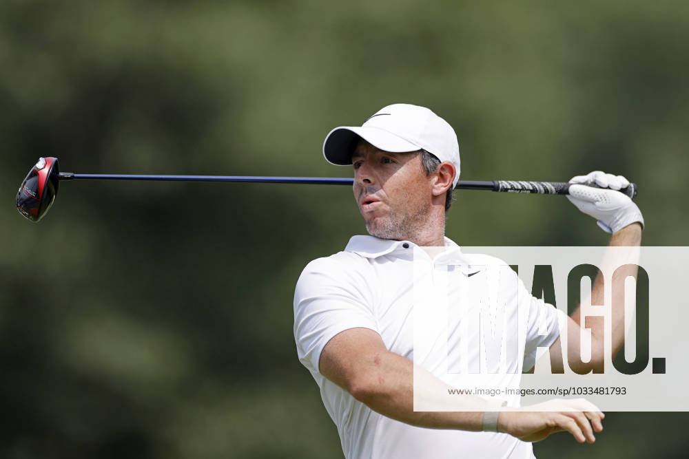 OLYMPIA FIELDS, IL - AUGUST 18: Rory McIlroy of Northern Ireland hits a drive at the 7th hole during the second round of the BMW Championship at Olympia Fields Country Club on August 18, 2023 in Olympia Fields, Illinois. (Photo by Joe Robbins Icon Sportswire) GOLF: AUG 18 PGA, Golf Herren - BMW Championship Icon5732308180762
