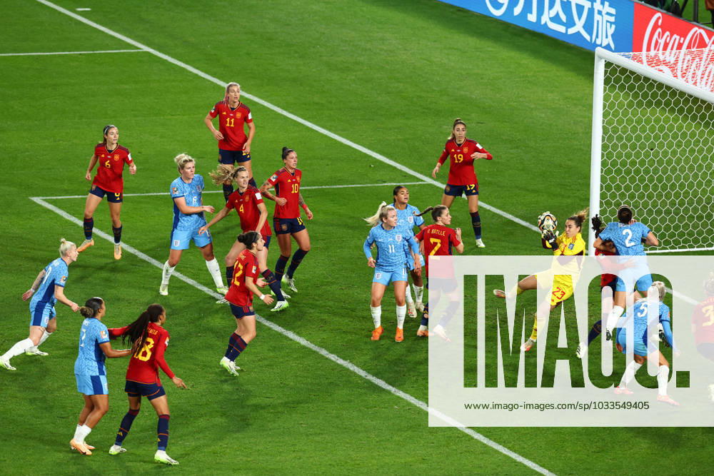 Womens World Cup Final 20 August 2023, Sydney - Womens World Cup 2023 Final - Spain v England Women - Spain goalkeeper Cata Coll catches the ball in a crowded goal area - Photo: Charlotte Wilson Offside. Sydney Australia