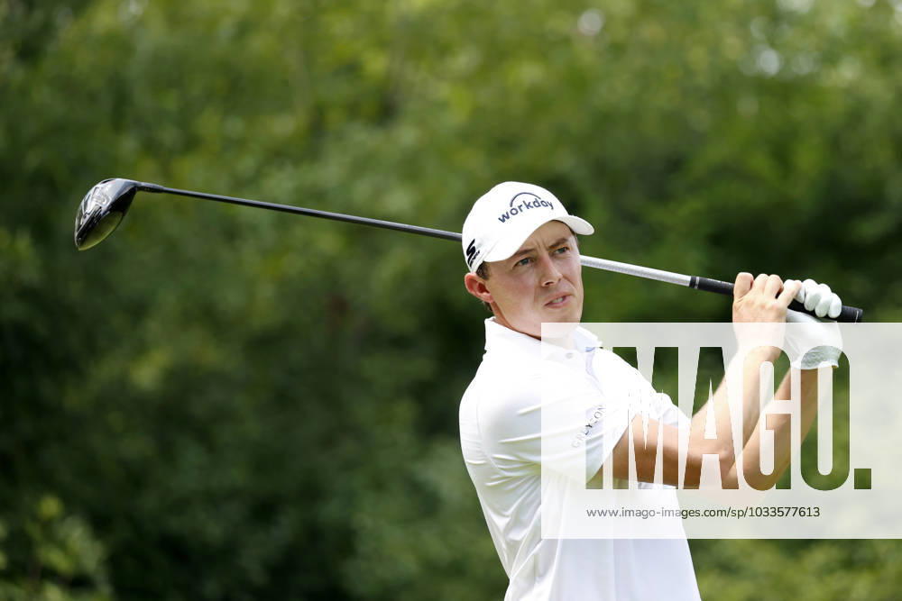 OLYMPIA FIELDS, IL - AUGUST 20: PGA, Golf Herren golfer Matt Fitzpatrick plays his tee shot on the 3rd hole during the final round of the BMW Championship Fed Ex Cup Playoffs on August 20th, 2023, at Olympia Fields Country Club in Olympia Fields, Illinois. (Photo by Brian Spurlock Icon Sportswire) GOLF: AUG 20 PGA - BMW Championship Icon230820019