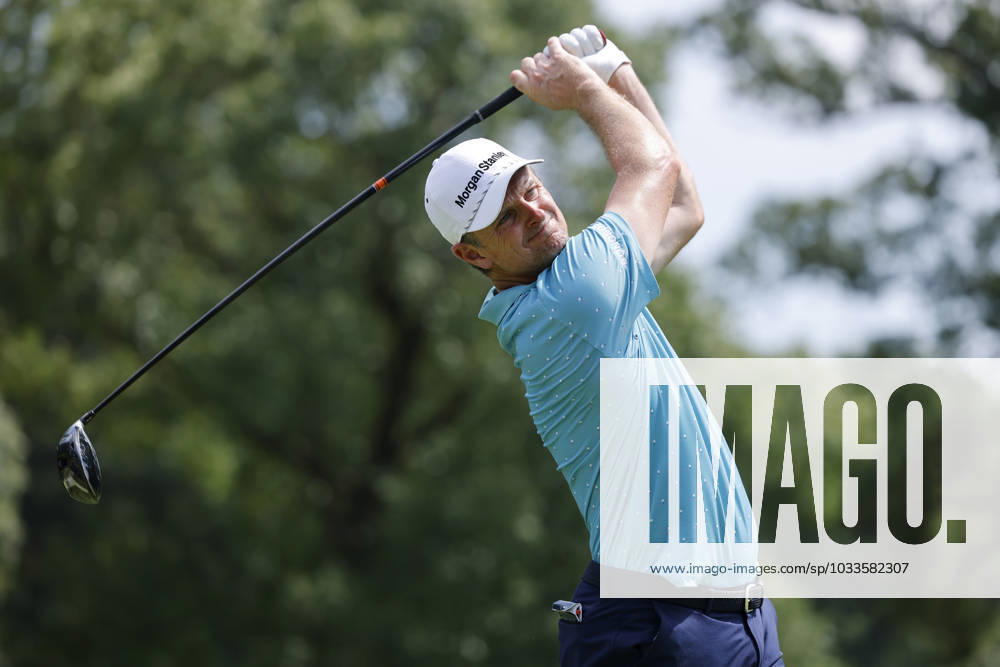 OLYMPIA FIELDS, IL - AUGUST 20: Justin Rose of England hits a drive at the 7th hole during the final round of the BMW Championship at Olympia Fields Country Club on August 18, 2023 in Olympia Fields, Illinois. (Photo by Joe Robbins Icon Sportswire) GOLF: AUG 20 PGA, Golf Herren - BMW Championship Icon5732308200454
