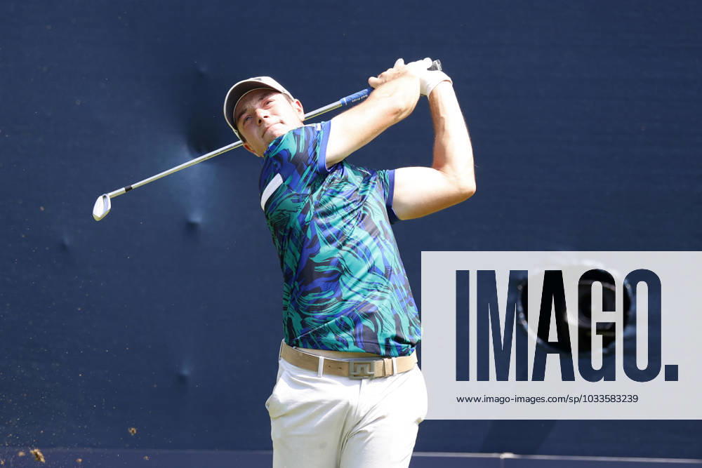 OLYMPIA FIELDS, IL - AUGUST 20: PGA, Golf Herren golfer Viktor Hovland plays his tee shot on the 6th hole during the final round of the BMW Championship Fed Ex Cup Playoffs on August 20th, 2023, at Olympia Fields Country Club in Olympia Fields, Illinois. (Photo by Brian Spurlock Icon Sportswire) GOLF: AUG 20 PGA - BMW Championship Icon230820089
