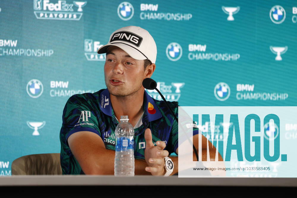 OLYMPIA FIELDS, IL - AUGUST 20: PGA, Golf Herren golfer Viktor Hovland speaks at a press conference, PK, Pressekonferenz after winning the BMW Championship Fed Ex Cup Playoffs on August 20th, 2023, at Olympia Fields Country Club in Olympia Fields, Illinois. (Photo by Brian Spurlock Icon Sportswire) GOLF: AUG 20 PGA - BMW Championship Icon230820101