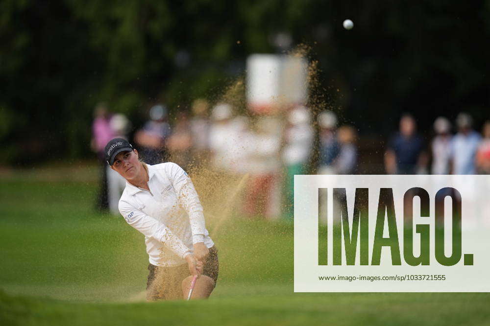Jennifer Kupcho, of the U.S., hits out of the sand on the first hole during the second round at the LPGA, Golf Damen CPKC Canadian Women s Open golf tournament, in Vancouver, on Friday, August 25, 2023. Canada News - August 25, 2023 - ZUMAc35_ 20230825_zaf_c35_101