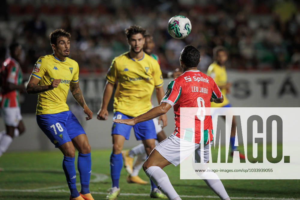 Leo Jaba, Tiago Araujo during Liga Portugal 23 24 game between CF Estrela Amadora and GD Estoril Praia at Estadio Jose Gomes, Amadora, Lisbon, Portugal. (Maciej Rogowski) Lisbon Estadio Jose Gomes Portugal