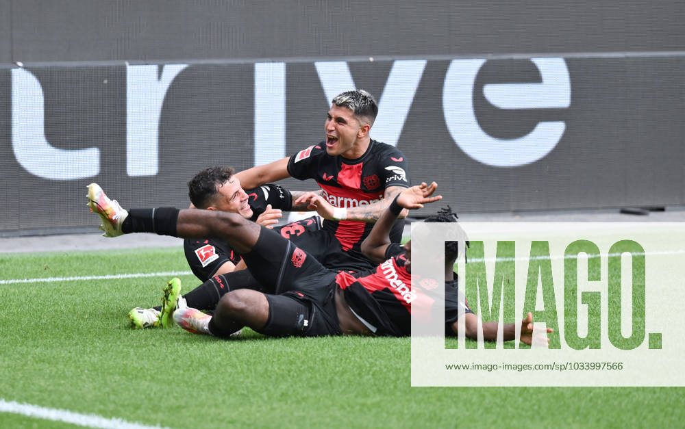 Jubel 2:1, v.li., Granit Xhaka (Bayer 04 Leverkusen), Exequiel Palacios (Bayer 04 Leverkusen), Jeremie Frimpong (Bayer 04 Leverkusen) 02.09.2023, Fussball GER, Saison 2023 2024, 1. Bundesliga, 3. Spieltag, Bayer 04 Leverkusen - SV Darmstadt 98 Leverkusen BayArena Nordrhein Westfalen Deutschland