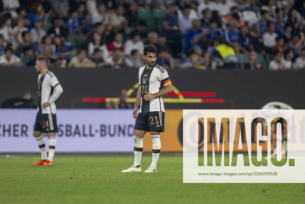 Fußball: Nationalmannschaft, Saison 2023 2024, Länderspiel Deutschland - Japan am 09.09.23 in der Volkswagen Arena in Wolfsburg (Niedersachsen). Deutschlands Pascal Groß v.li., Deutschlands Ilkay Gündogan und Deutschlands Joshua Kimmich sind enttäuscht. DFB REGULATIONS PROHIBIT ANY USE OF PHOTOGRAPHS AS IMAGE SEQUENCES AND OR QUASI-VIDEO