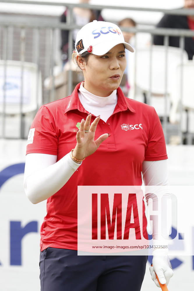 CINCINNATI, OH - SEPTEMBER 10: LPGA, Golf Damen player Ariya Jutanugarn is introduced on the first tee during the final round of the Kroger Queen City Championship at the Kenwood Country Club in Cincinnati, Ohio. (Photo by Brian Spurlock Icon Sportswire) GOLF: SEP 10 LPGA Kroger Queen City Championship Icon230910201